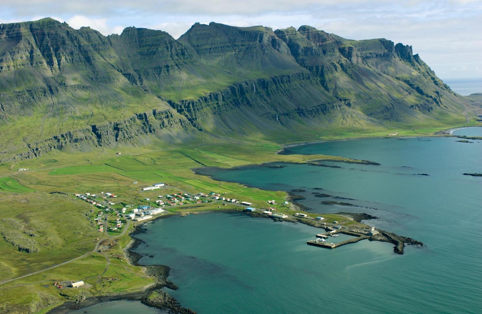 Hotel Breiðdalsvík エクステリア 写真